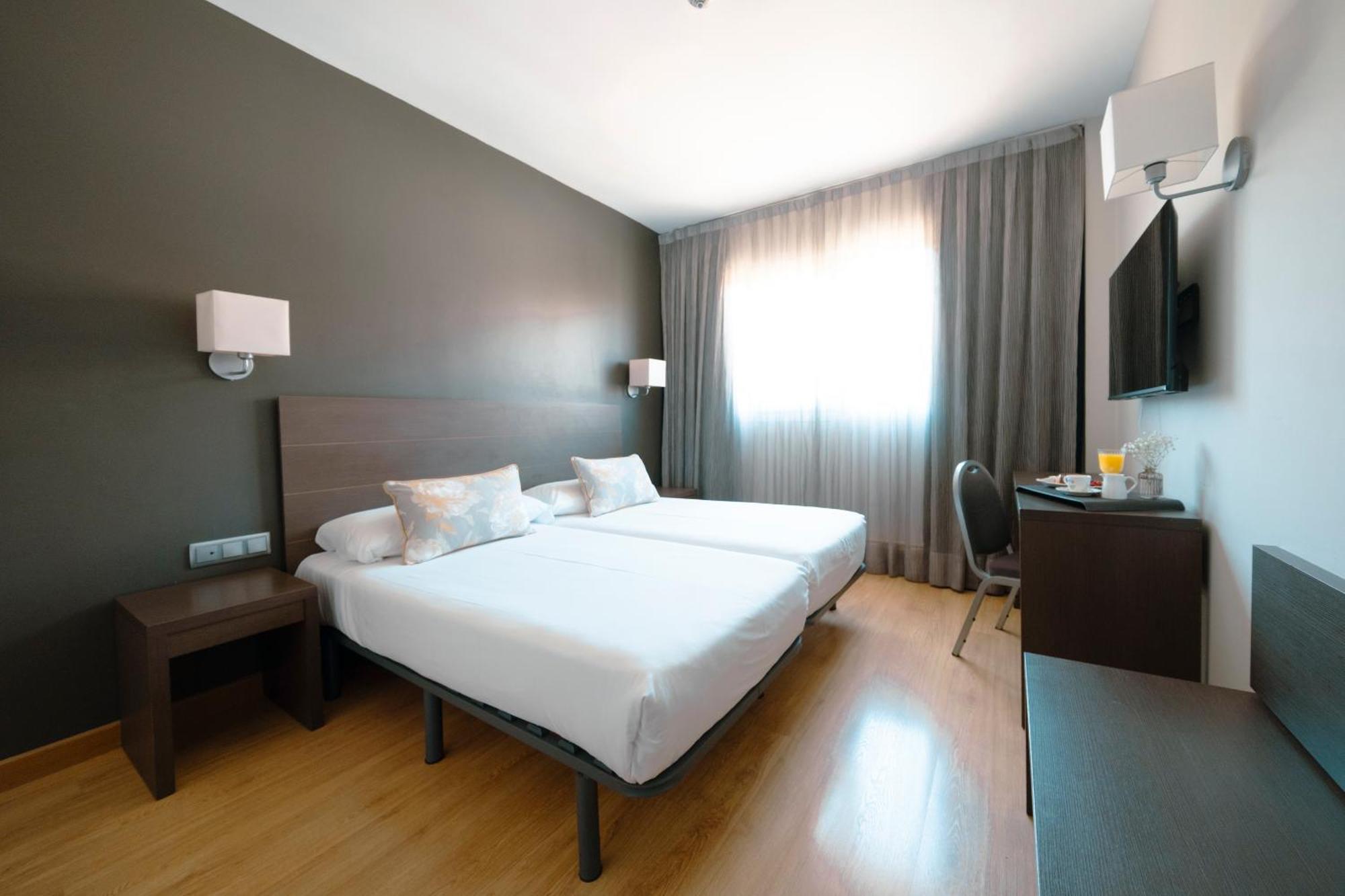 Hotel Cisneros Alcala de Henares Ngoại thất bức ảnh