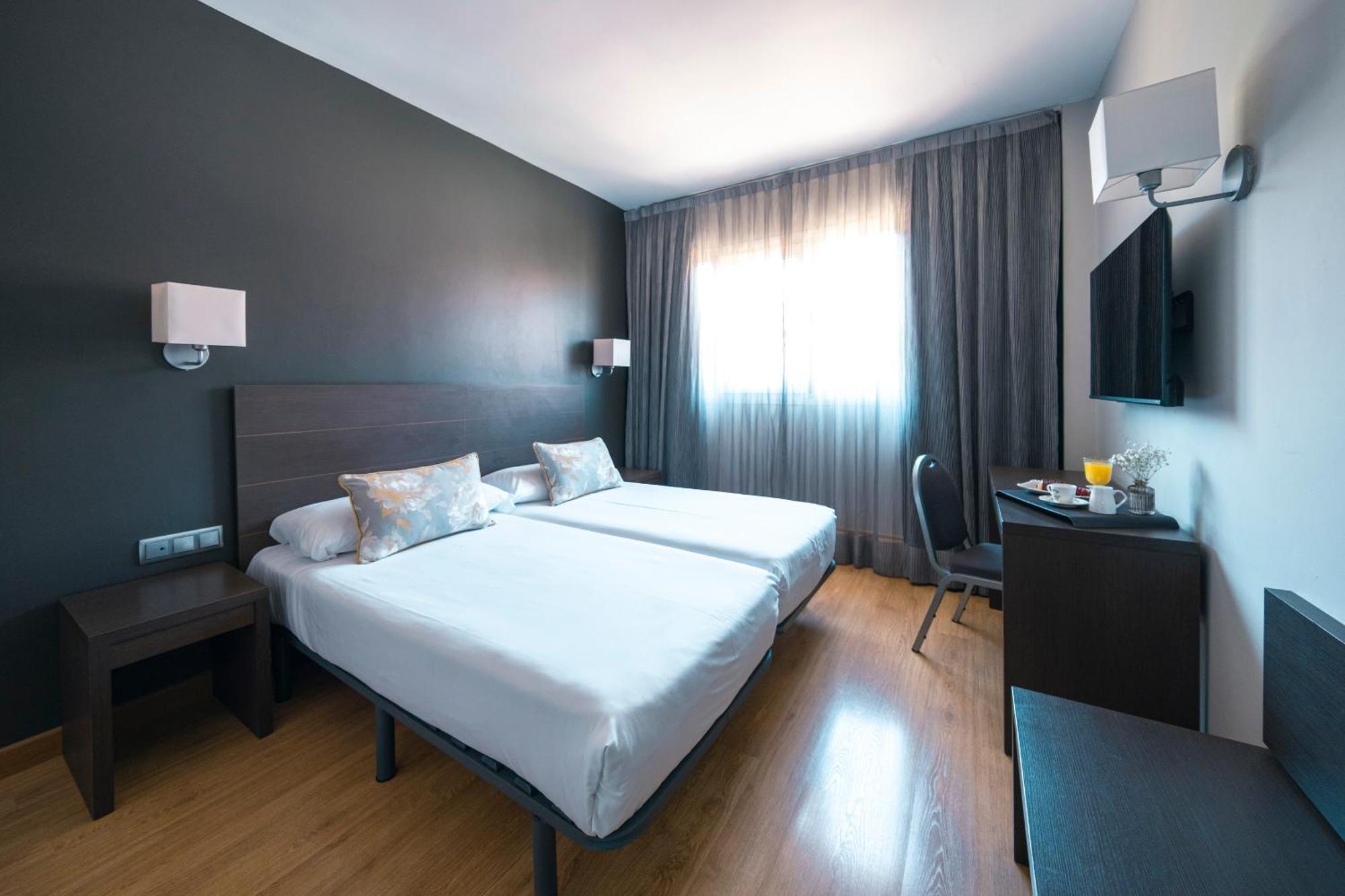 Hotel Cisneros Alcala de Henares Ngoại thất bức ảnh