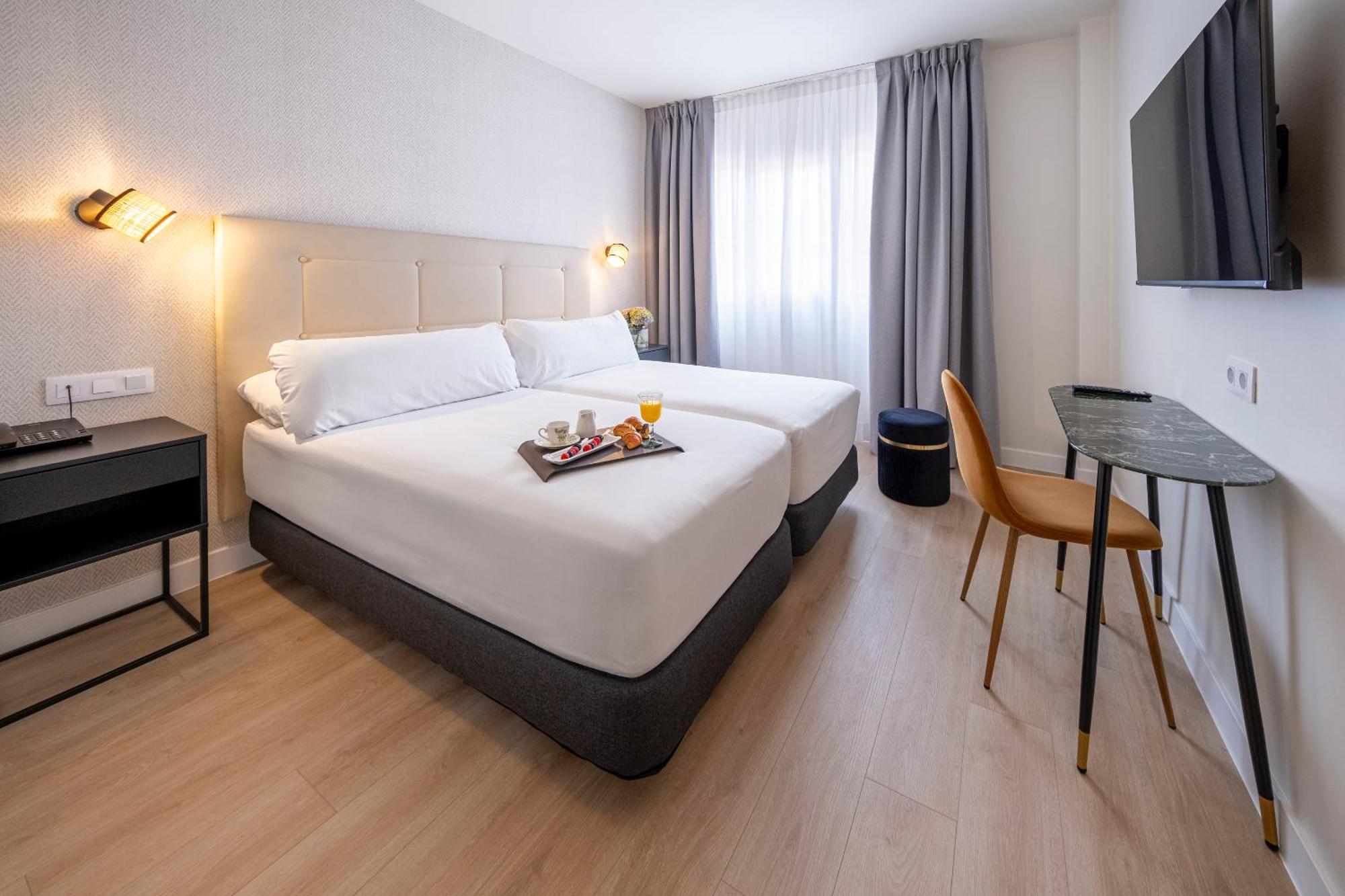 Hotel Cisneros Alcala de Henares Ngoại thất bức ảnh